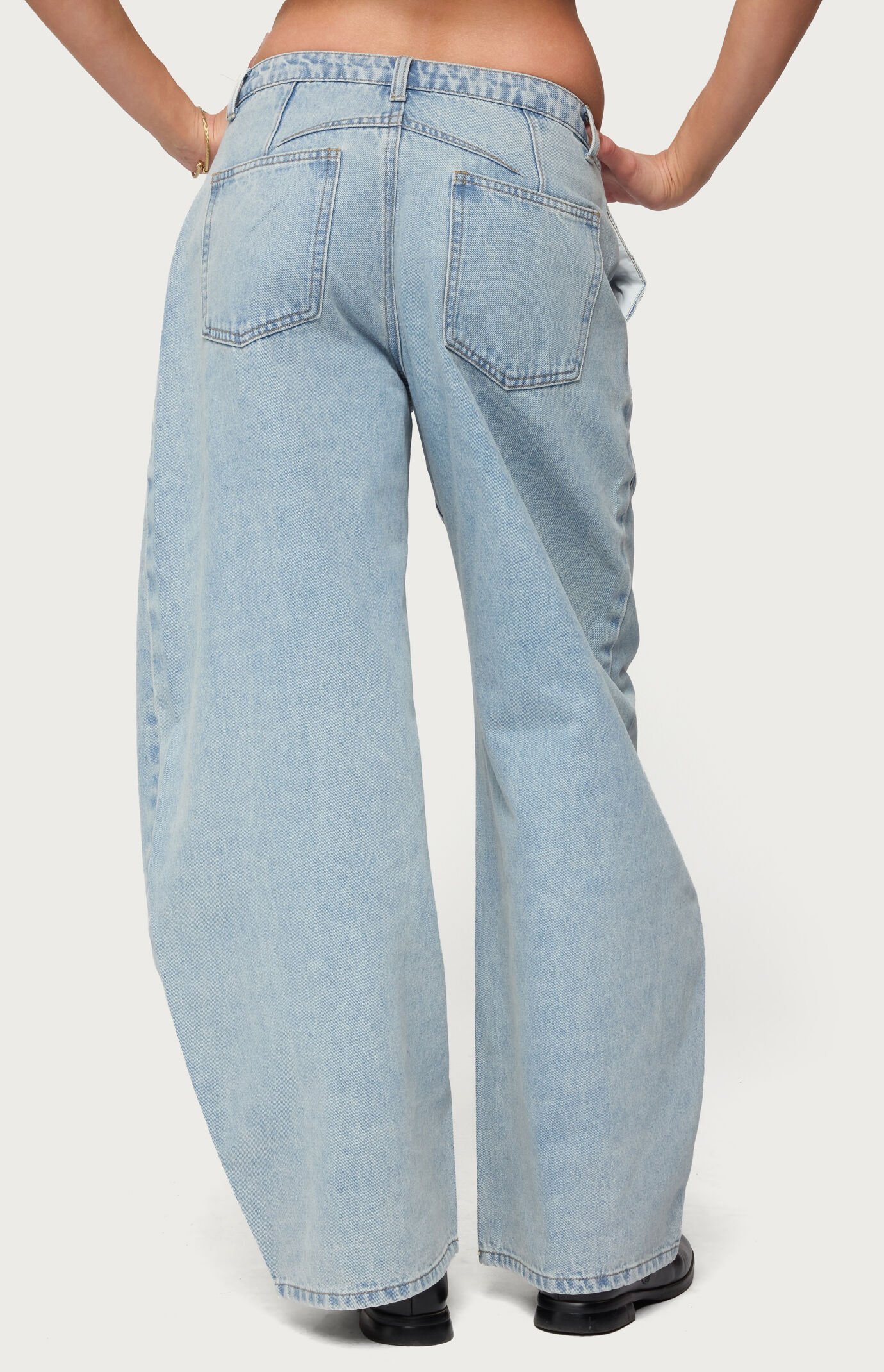 Edikted Jolie Low Rise Barrel Jeans