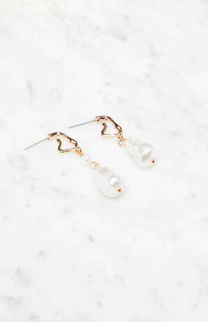 Pearl Drop Earrings image number 2