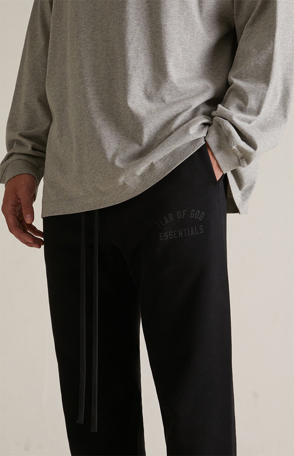 Fear of God ESSENTIALS Black Classic Sweatpants thumbnail 5
