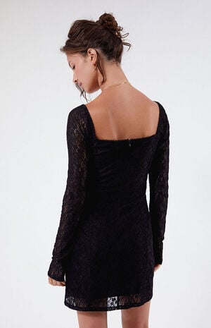 Long Sleeve Lace Shift Mini Dress Long Sleeve Lace Shift Mini Dress image number 4