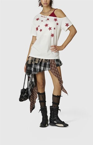 Star Graphic Off-The-Shoulder T-Shirt image number 2