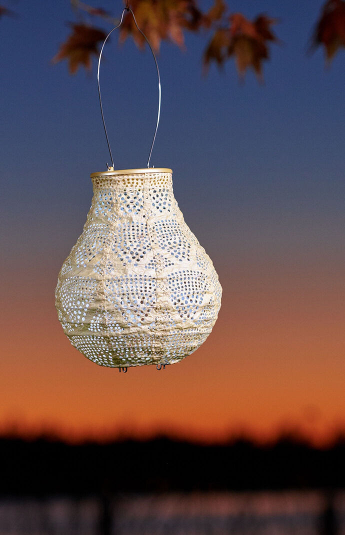 Pearl Wave Punch Bulb 8″ Solar Lantern