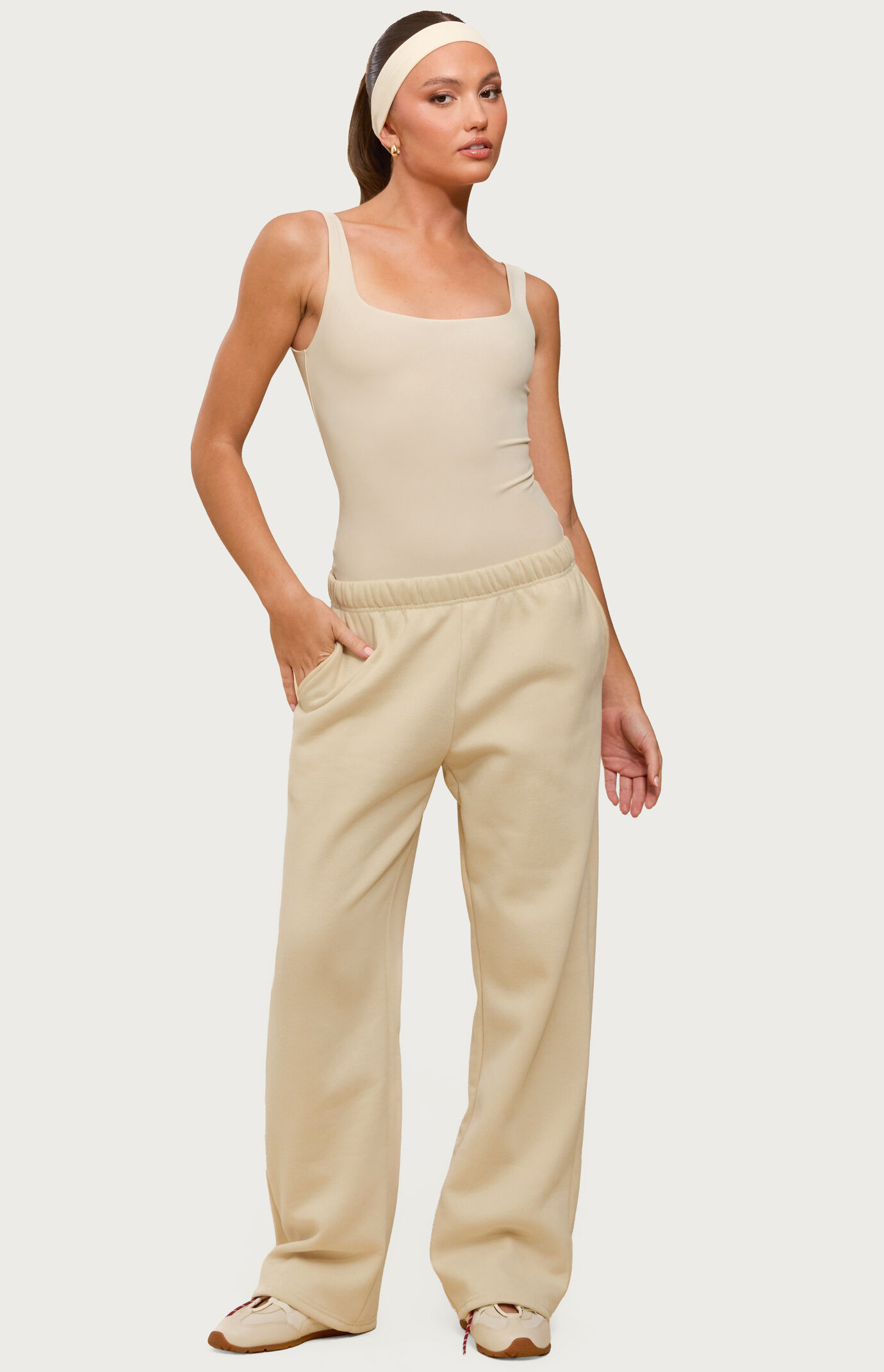 Edikted Liona Square Neck Bodysuit