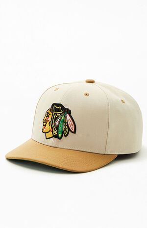 Cream Chicago Blackhawks Snapback Hat image number 4