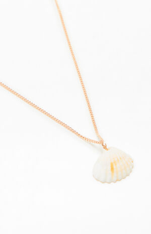 Seashell Necklace image number 2