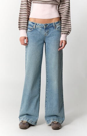 Kaia Ultimate Low Rise Baggy Jeans Lighter Blue image number 2