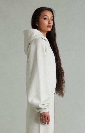 Women's Heather Oatmeal '90s Embossed Raglan Cropped Hoodie image number 3
