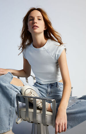 Sculpting Raglan T-Shirt image number 1