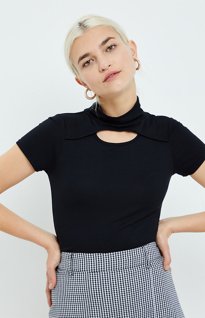 Choker T-Shirt