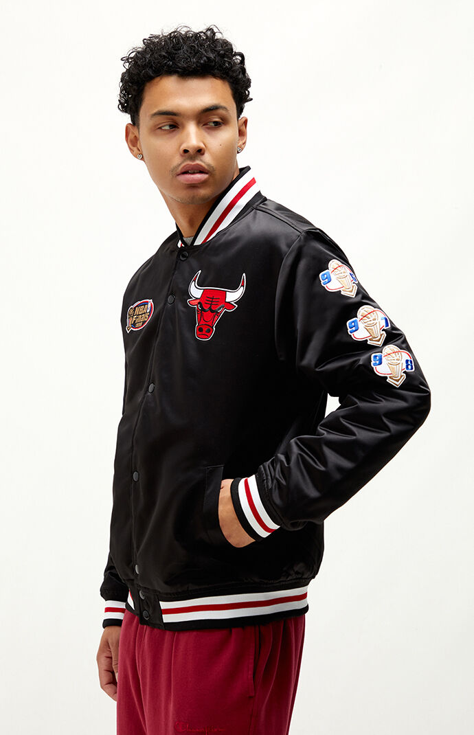 Mitchell and ness discount chicago bulls satin jacket