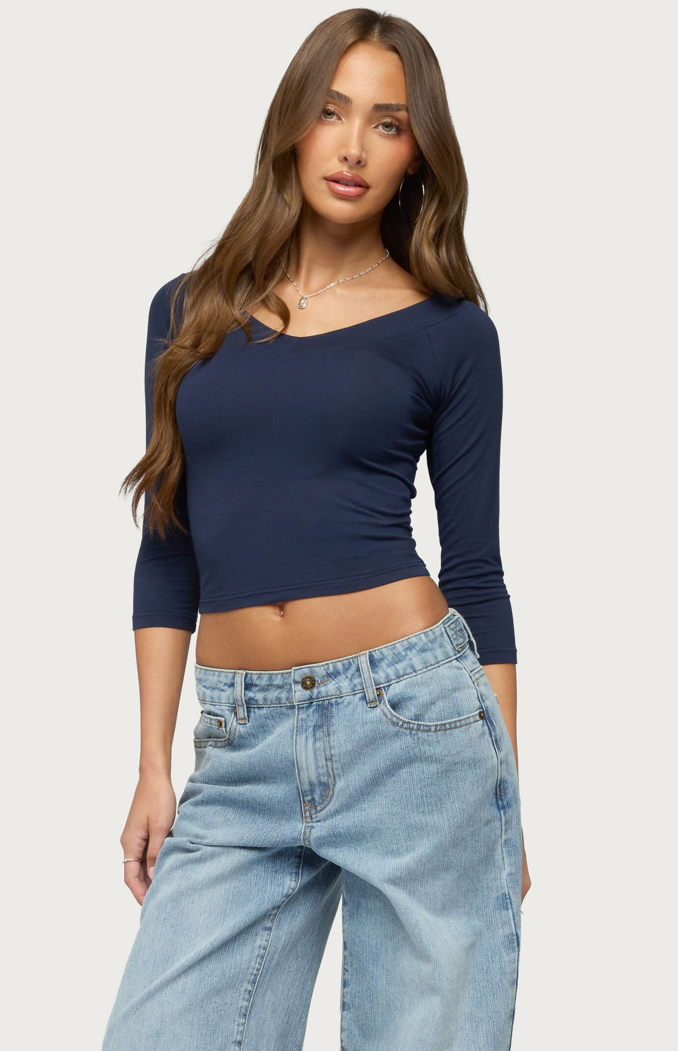 Edikted Cecilie Quarter Sleeve V Neck Top