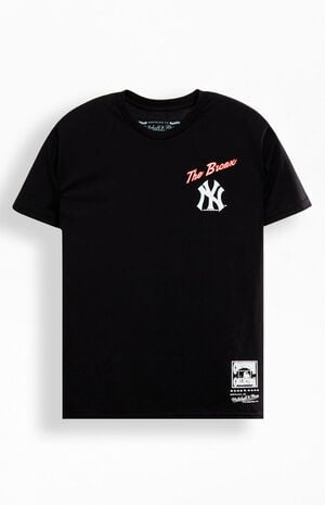 NY Yankees Classic T-Shirt image number 2