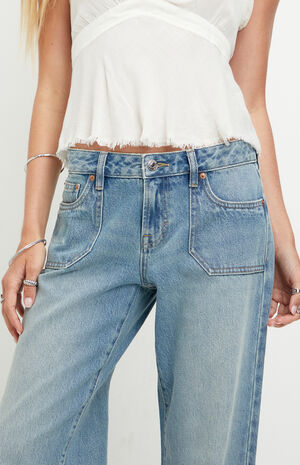 Zoe Low Rise Girlfriend Jeans Exposed Pocket Medium Blue image number 5