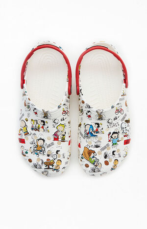 Women's Peanuts Classic Clogs image number 5