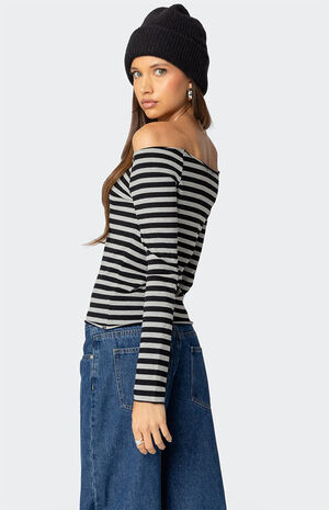 Nelligan Striped Off Shoulder Top image number 4