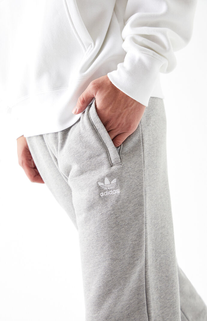 Trefoil Essentials Sweatpants