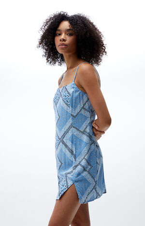 Keyhole Back Shift Dress image number 2