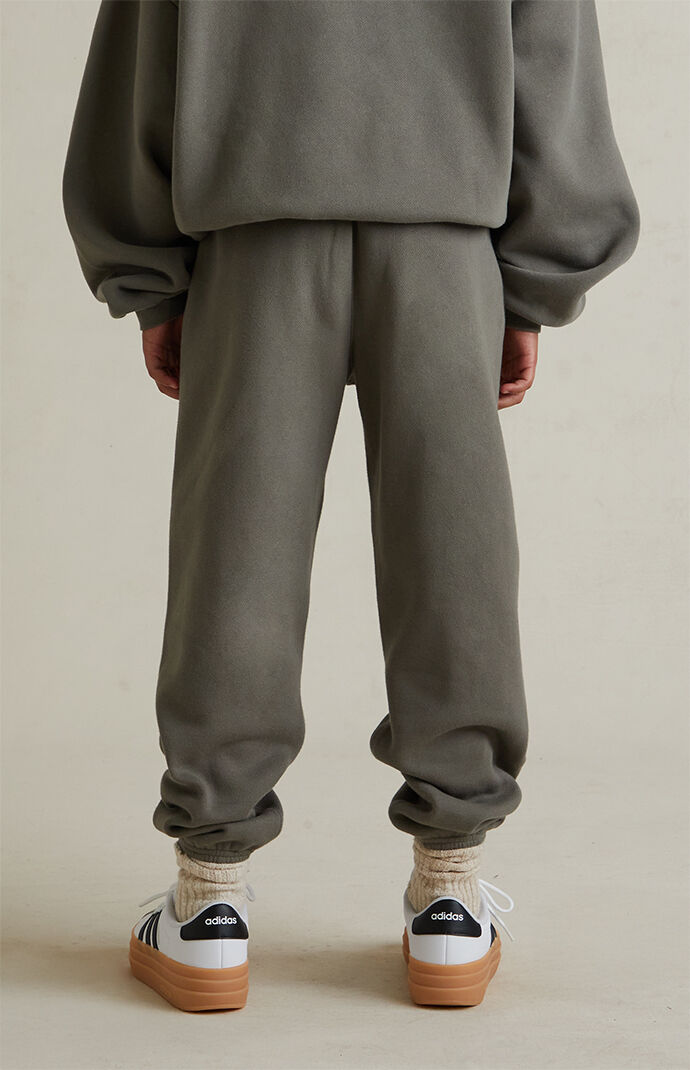 Fear of God ESSENTIALS Kids Moss Classic Fleece Sweatpants | Pacsun