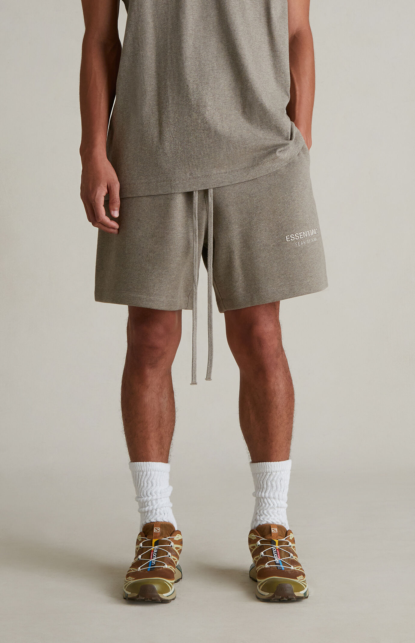 セット【Fear of God】Essentials Football Tee＆Sweat Short FEAR OF GOD ESSENTIALS Sweat Shorts Black/White — Kick Game