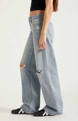 Casey Low Rise Baggy Jeans Ripped Knee Light Blue image number 3