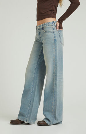 Casey Low Rise Baggy Jeans Grommet Light Indigo image number 3