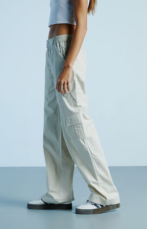 Off White Low Rise Baggy Cargo Pants image number 3
