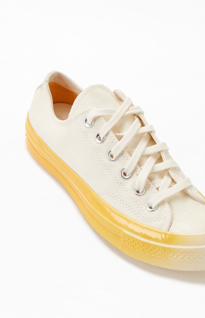 Chuck 70 pop store toe low top
