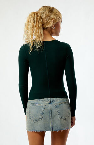 Queen Long Sleeve Cropped T-Shirt image number 4