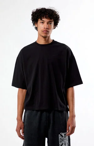 Black Solid Dropped Shoulder Cropped T-Shirt image number 1