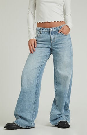 Casey Low Rise Baggy Jeans Butt Slit Light Indigo image number 3