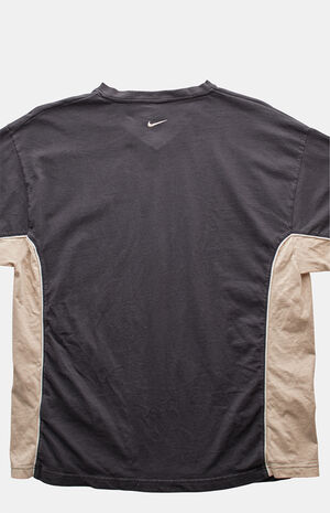 2000s Nike V-neck Graphic T-Shirt image number 2