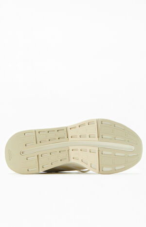 Women's Beige Swift Run 23 Sneakers image number 4