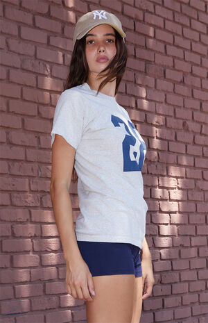 Chloe 28 T-Shirt image number 3