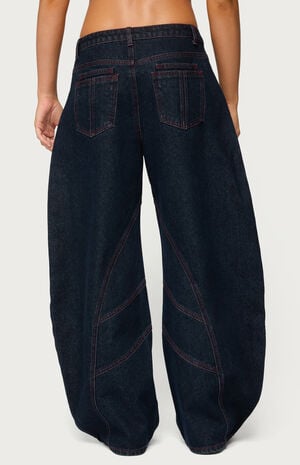 Double Pocket Low Rise Barrel Jeans image number 3