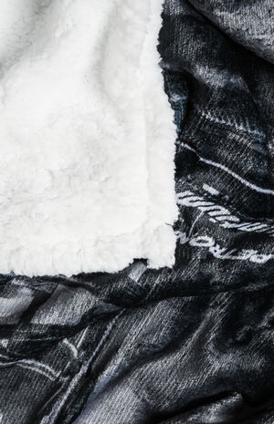 F1 Mercedes AMG Petronas Official Fleece Blanket image number 2