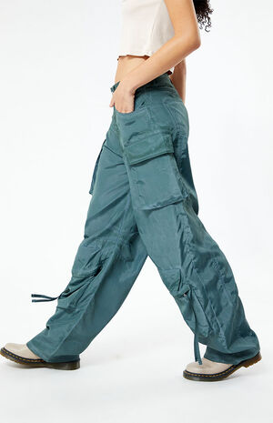 Showpiece Low Rise Cargo Pants image number 3