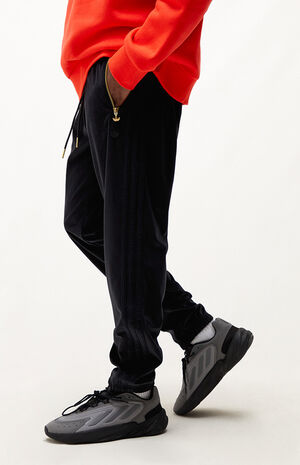 Adicolor Velour Track Pants image number 3