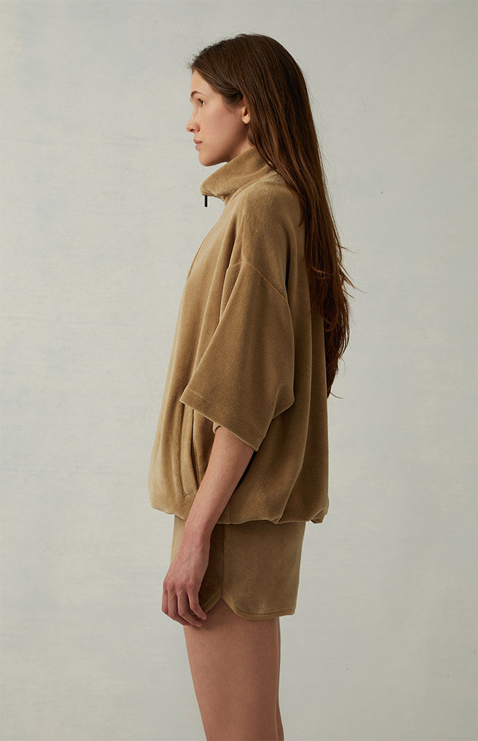 Fear of God Essentials★レディースベロアショーツ★BeachShort Fear of God Essentials Women's Oak Velour Beach Shorts | PacSun