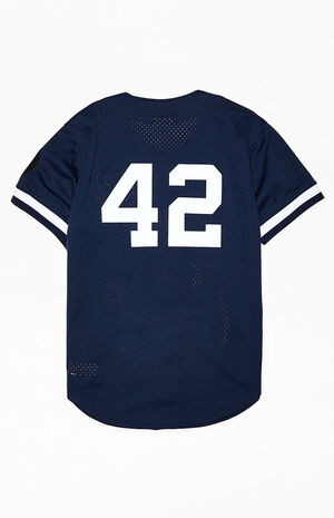 Bleeding Yankee Blue: NO NAMES ON YANKEE JERSEYS: TRADITION OR SALES BAIT?