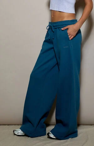 Ultra Soft Fleece Baggy Sweatpants image number 4
