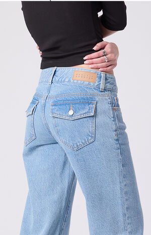 Zoe Low Rise Girlfriend Jeans Button Pocket Light Blue image number 5