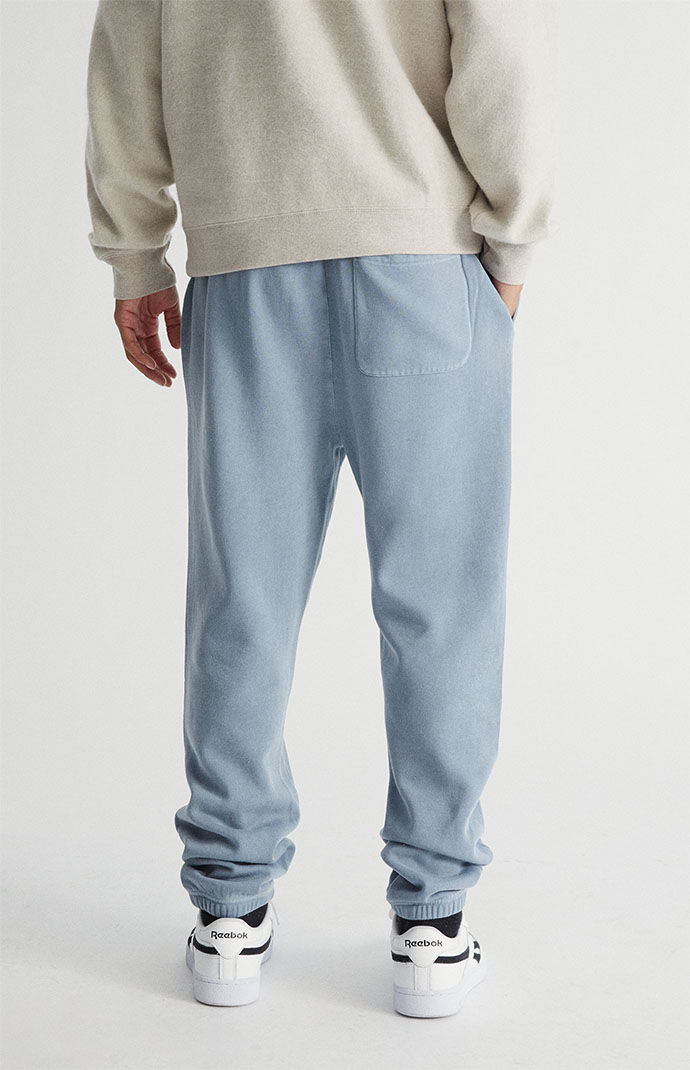 Blue hot sale sweatpants outfit