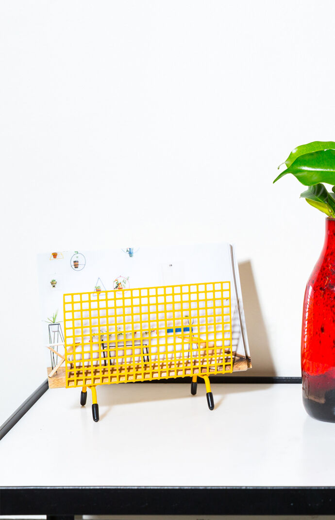Yellow Card Holder