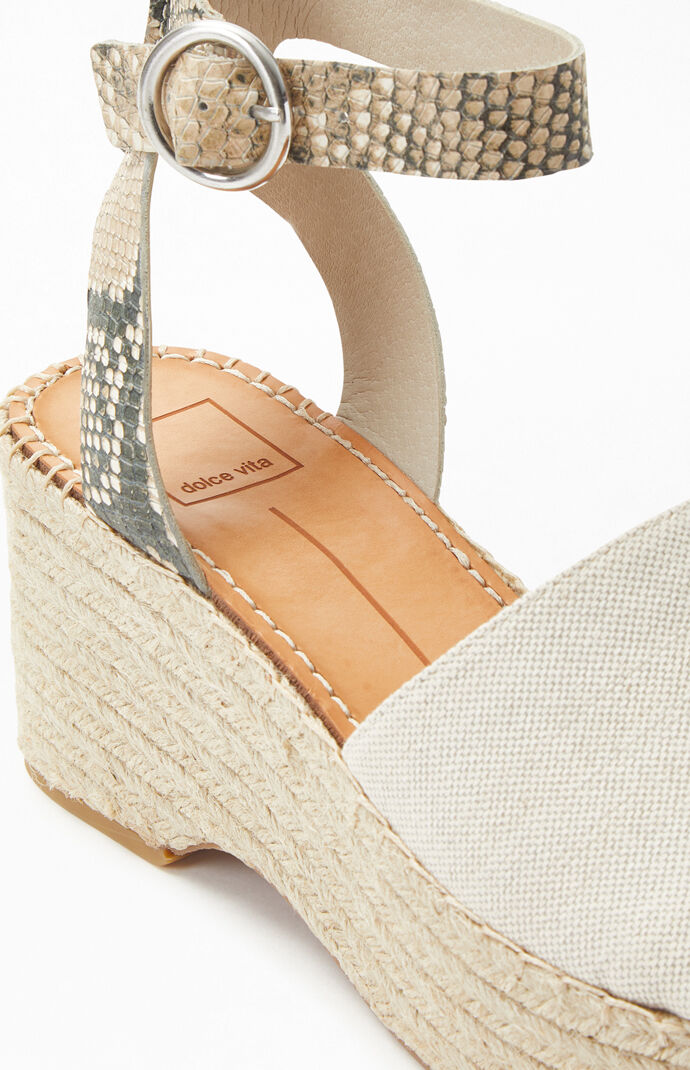 Dolce vita women's lesly wedge sandal discount