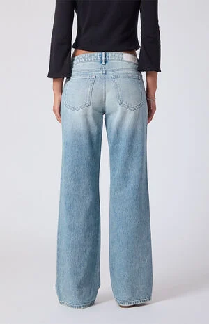 Zoe Low Rise Girlfriend Jeans Light Blue image number 4