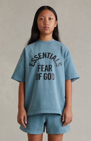 Kids Faded Coastal Campus &rsquo;90s Short Sleeve T-Shirt image number 2