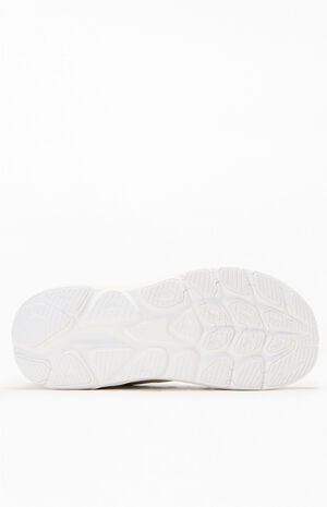 Women's Clifton 11 Sneakers image number 4
