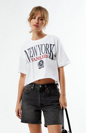 NY Yankees Cropped T-Shirt image number 1