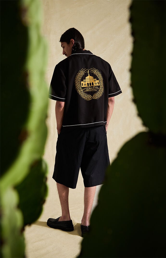 Modelo Piping Logo Camp Shirt