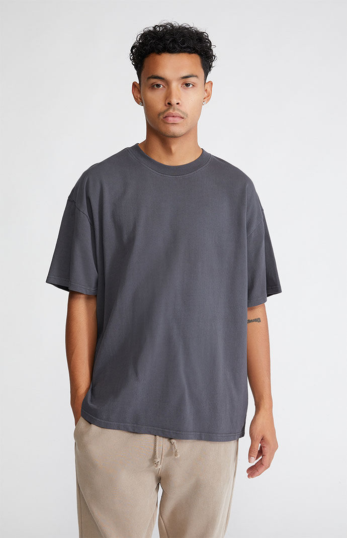 Large t shirt shop